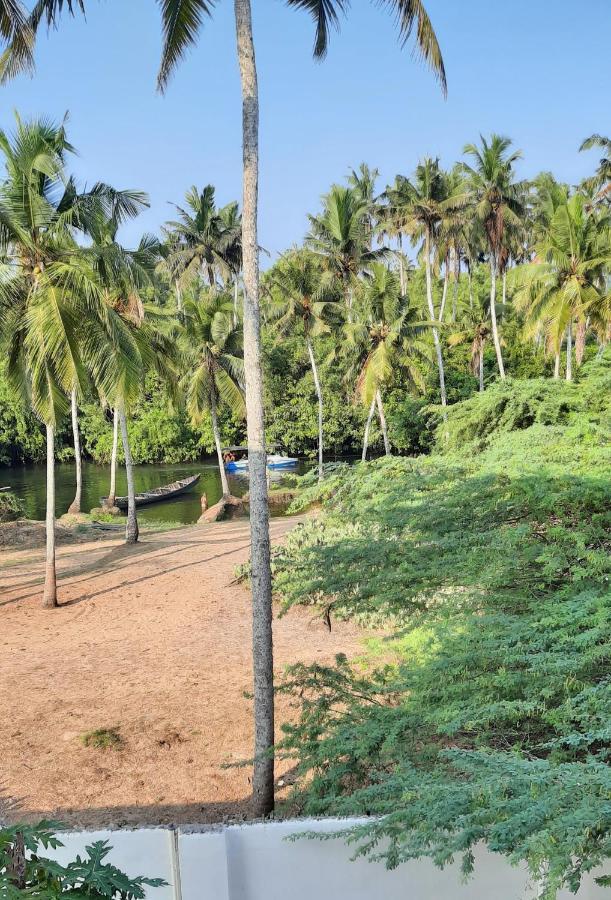 Poovar Sea View Rooms And Boating Family & Couple Only Bagian luar foto